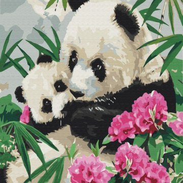 Mamă panda cu puiul ei