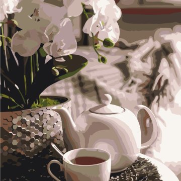 Thé au milieu des orchidées