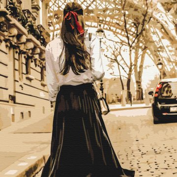 Lady on the streets of Paris