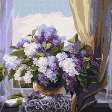 Lilas près de la fenêtre