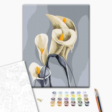White calla lilies © Kateryna Savych